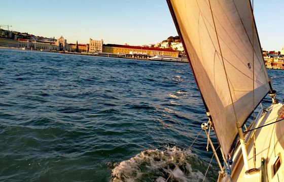 PRIVATE TOUR Sunset Lovers - for those who dare to see Lisbon