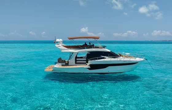 Luxury Galeon 55 ft Yacht Charter in Cancún