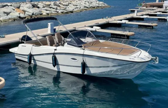 Sea Escape: 755 Sundeck 2019 – 225hp V6, Comfort and Thrills in Marseille!