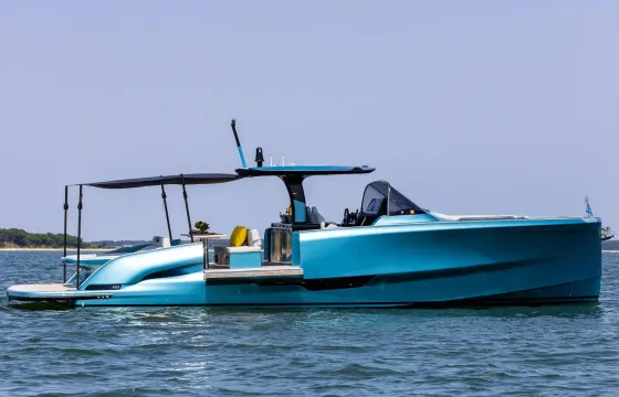 44' 2023 Solaris + 2 Seabobs Yacht Charter in Sag Harbor, New York