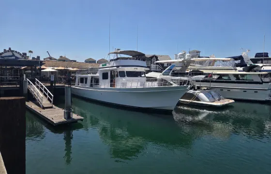 60ft Motor Yacht In Newport Beach - Accommodate Up To 30 Guests
