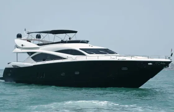 Sunseeker 90ft Luxury Yacht in Dubai with Captain