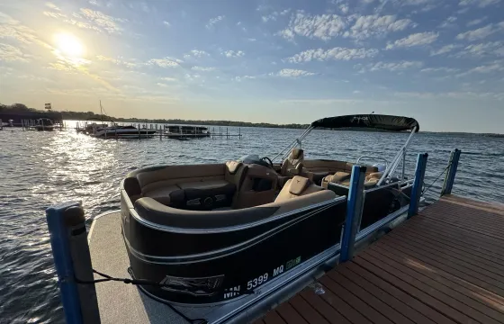 2025 Tahoe LTZ 23' | Premium Watercraft Rental