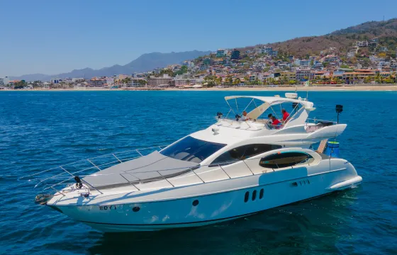 Luxury at the magnificent Azimut 55ft, cruising like a pro.