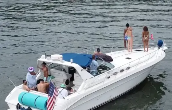 Beautiful Sea Ray 400 on Percy Priest Lake - Nashville TN