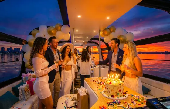 Lisbon Birthday Party Sunset Cruise – Luxury Boat, Cake & Open Bar
