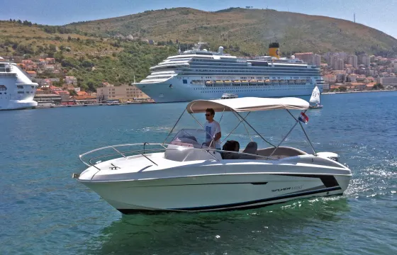 Beneteau Flyer 650 Sun Deck in Dubrovnik