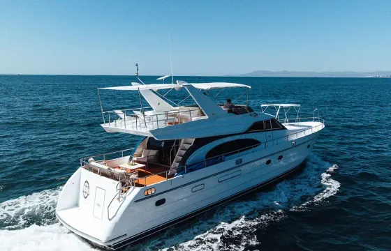 Experience Luxury on a 65´ Motor Yacht in Puerto Vallarta