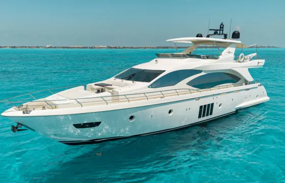 Deal of the Week! 84' Azimut Yacht for Rent in Cancun, Mexico.