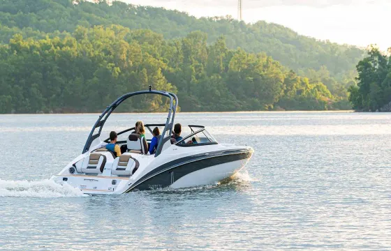 Fast Fun Luxury Boating