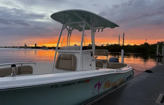 Catch Waves with our Nauticstar 2102 Legacy