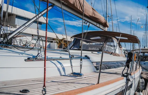 Jeanneau Sun Odyssey 519 Sailing Charter in Arrecife