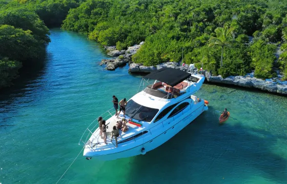 46' Azimut Luxury Private Yacht all Inclusive Experience in the Riviera Maya