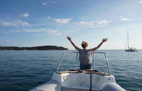 Speedboat Tours around the Rovinj Archipelago with Ragusa 750 RIB
