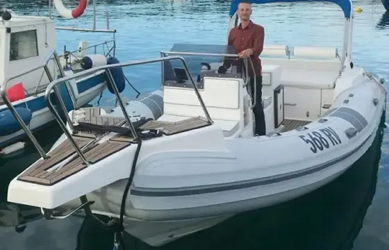 Speedboat Tours around the Rovinj Archipelago with Ragusa 750 RIB