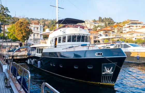 Bosphorus VIP Yacht Experience on 70ft Leomar Trawler