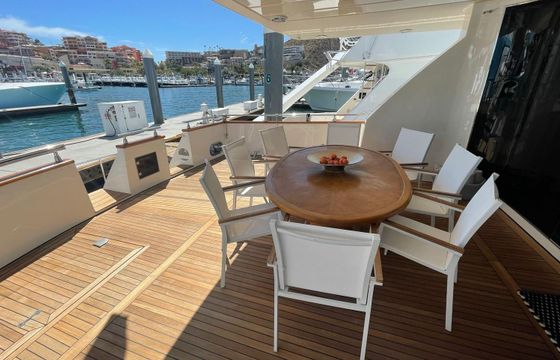 AVANTE 97 Luxury Cabo Yacht Charter