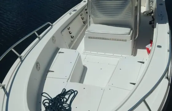Mako Center Console with 200 hp 4 stroke Rental in Key Largo, Florida