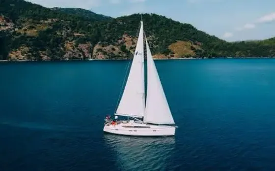 Stylish Gulet: 14.27-Meter Classic Yacht for Unforgettable Aegean Cruises