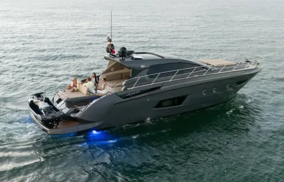 50ft Azimut Atlantis Coupe - Luxury Yacht in Panama City, Panama