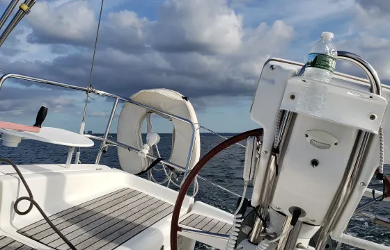 Sailing Long Island Sound with Captain Steve onboard 34ft Beneteau Oceanis