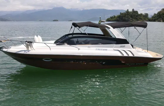 30ft Triton Sport Motor Yacht Rental in Paraty, Rio de Janeiro, Brazil