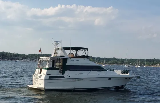 46' Silverton Motor Yacht Charters in Port Washington, New York