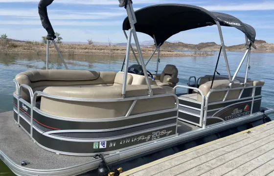 Suntracker DLX Party Barge Pontoon for Rent on Lake Elsinore