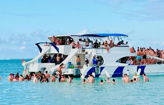 🏝️Exciting Private Yacht: Affordable Charter with Crew🎉