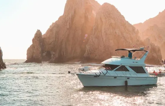Bayliner 42ft Private Yacht for 15 Pax