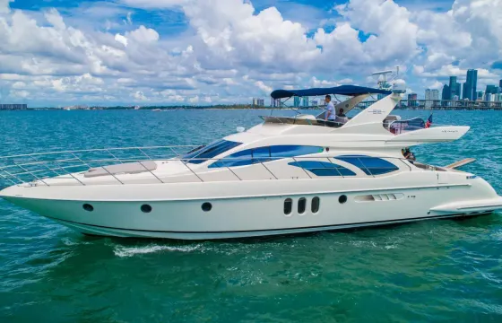 66' Amazing Azimut Motor Yacht in Miami, Florida