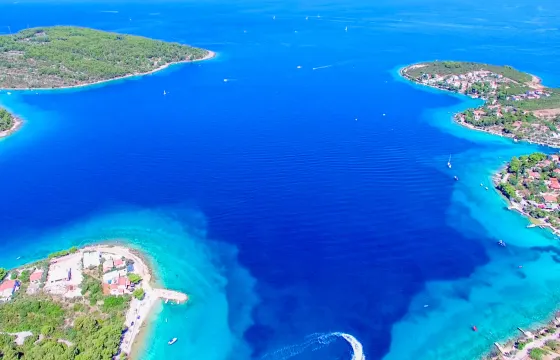 Island of Šolta & Blue Lagoon Private Speedboat Tour from Split