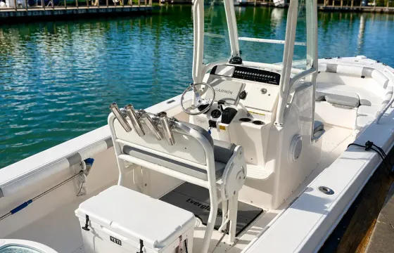 Smooth Everglades 243 Bay Boat In Naples