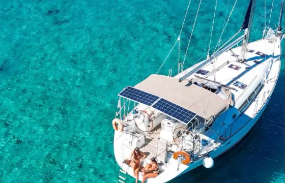 Day Cruise to Dia Island With our Jeanneau Sun Odyssey 44i (9:00-15:00)