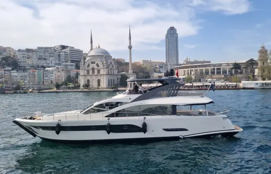 80ft luxury yacht comfort modern tour in Boshphorus!