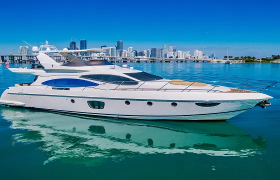 Luxury 70ft Azimut Flybridge Yacht Charter In Miami