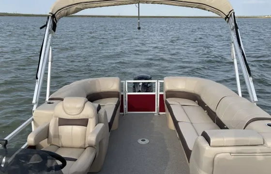 3 Day Minimum: 2018 Sun Tracker Party Barge 24 DLX Pontoon Boat | Cedar Creek
