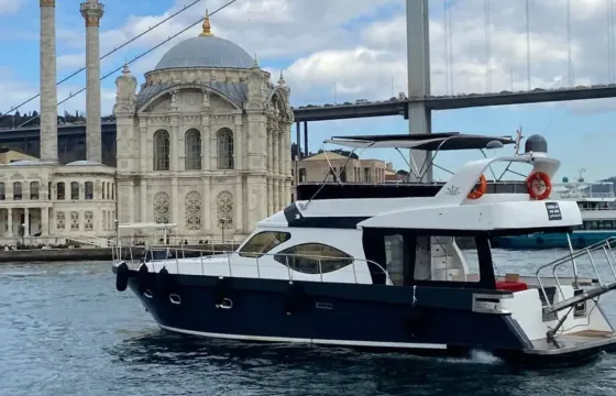 Captained 57' Luxury Yacht for Bosphrus Tours in İstanbul