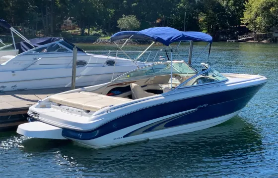 Fun under the sun with the Bayliner 190 Deck Boat!!