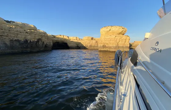 Algarve Full-Day Luxury: Beaches, Caves & Dolphins by Yacht