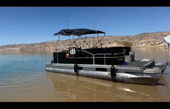 🎣 Lake Day Ready! Pontoon Boat Rental – Seats Up to 8 – Fish, Cruise, Relax 🚤