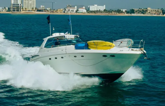 Private Yacht Sea Ray Sundancer 55ft