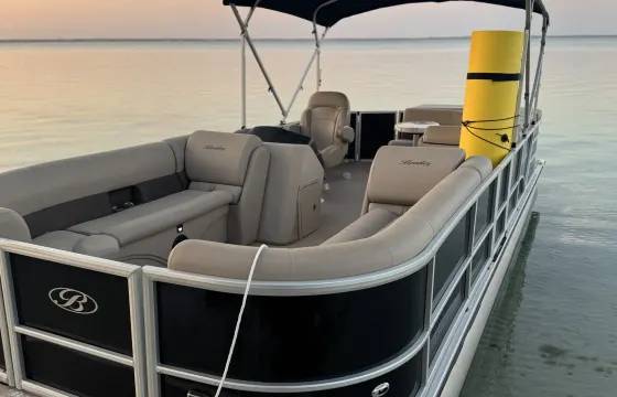 24' Bentley Pontoon to cruise Crab Island, Destin Harbor and surrounding areas