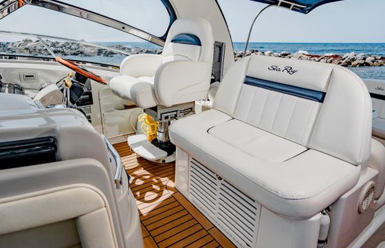 40' Sea Ray Sundancer All-Inclusive Yacht Charter in Riviera Maya.