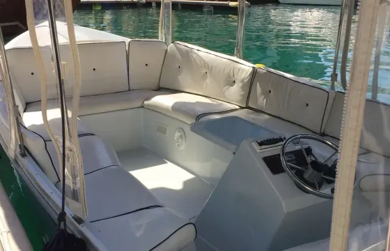 21' Duffy Electric Boat Rental In Dubai, UAE
