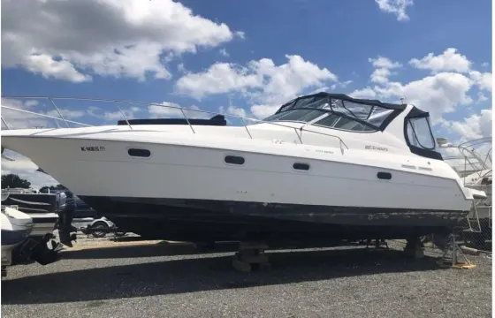 Esprit Express Cruiser Yacht 36ft with Captain — Mooresville, NC