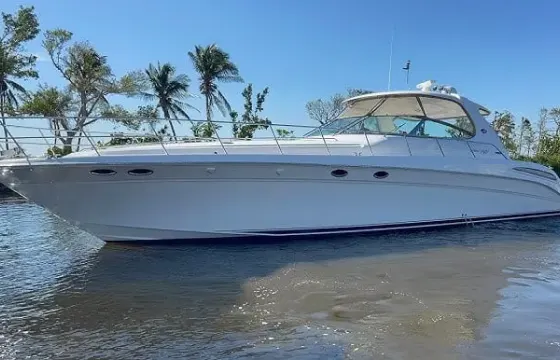 Cruise in STYLE on a LUXURY YACHT!