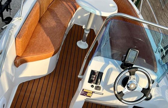 AYHAN MFS30 Deck Boat for Rent in Kalyvia, Thorikou!