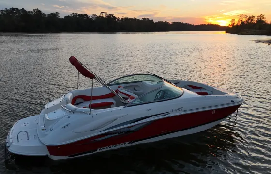 Spacious Deck Boat in Lake Houston
