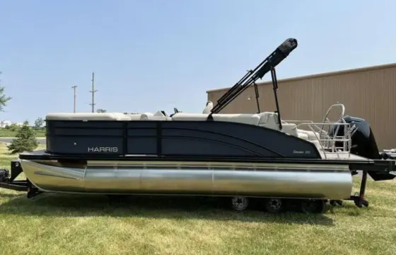 Harris Boats 210 Cruiser SL Pontoon Rental in Madison, Wisconsin